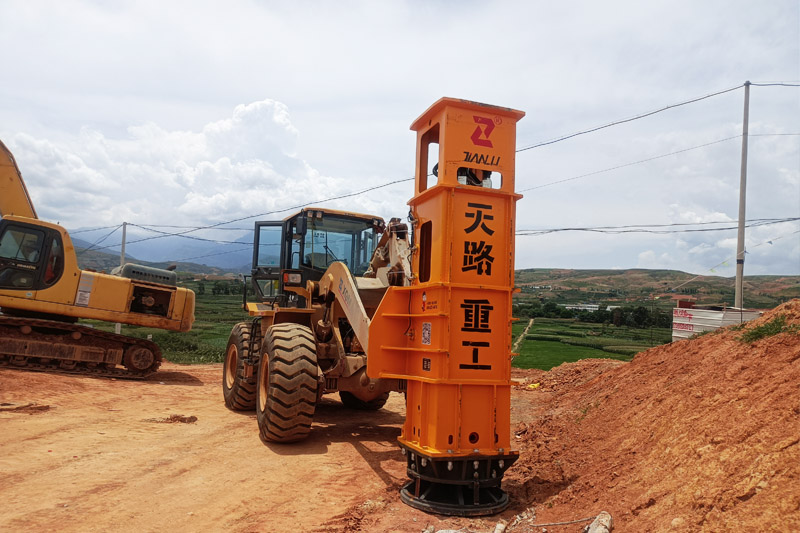 液壓夯實(shí)機(jī)